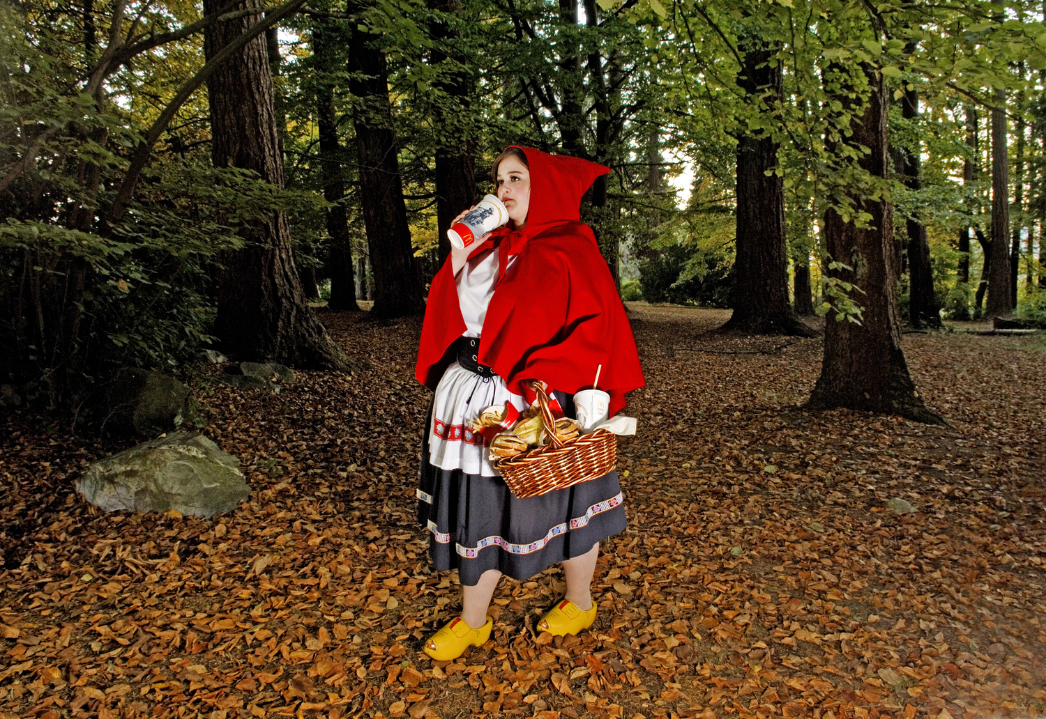 Red Ridding Hood-fallen-princesses-oldskull
