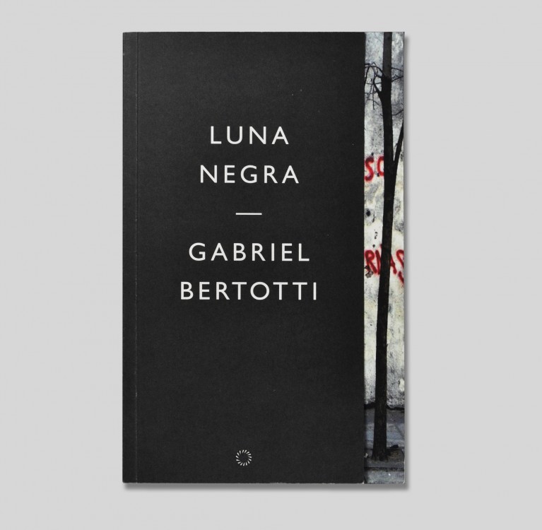 Portada de libro luna negra de gabriel bertotti hecha por asttid stravo