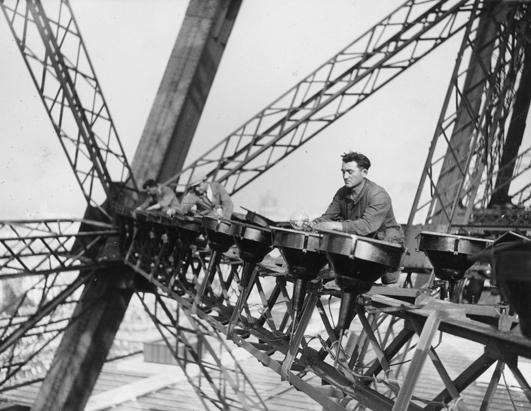 20-imagenes-de-la-construccion-de-la-torre-eiffel-oldskull-20