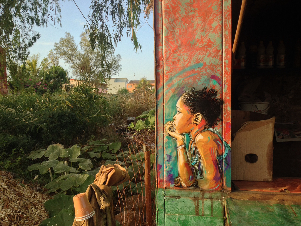 c215-street-art-oldskull-4
