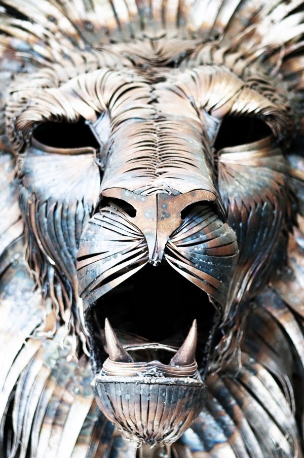 metal-lion-sculpture-oldskull-2