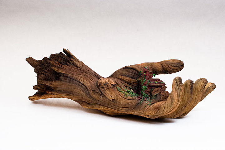 ChristopherDavidWhite-ceramic-scupltures-oldskull-2