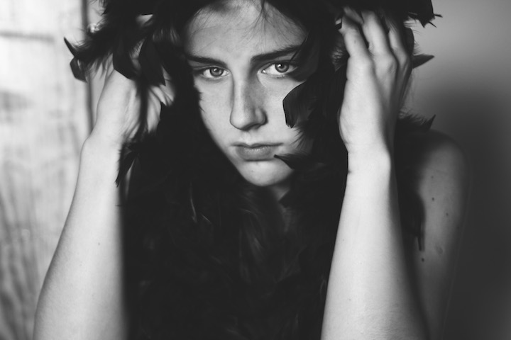 mirada intensa de una chica