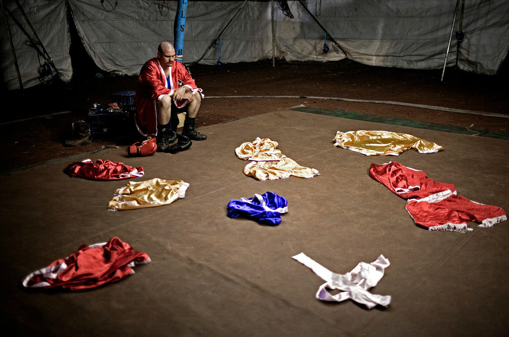 Circus-Tent-Boxers-photography-19