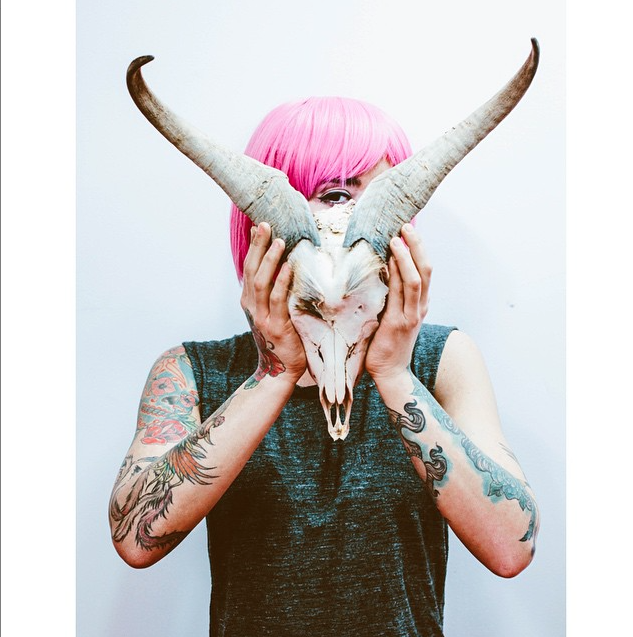 azulclaritocasiblanco-fotografia-oldskull-07