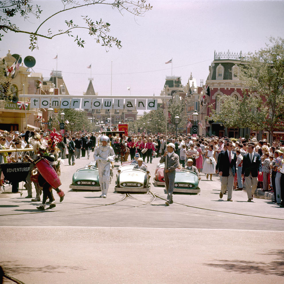 Disneyland photography in 1955 (15)
