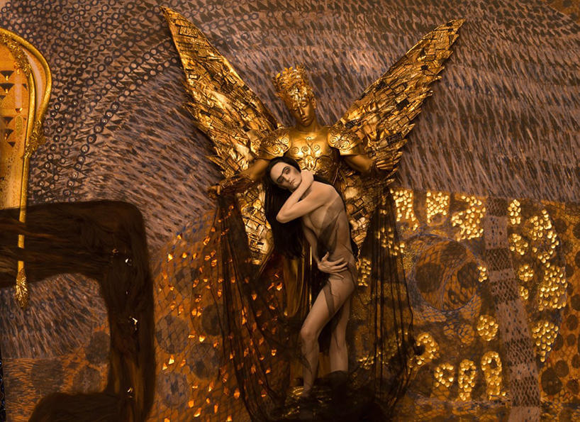 inge-prader-life-ball-gustav-klimt-paintings-4