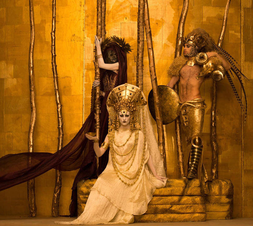 inge-prader-life-ball-gustav-klimt-paintings-9