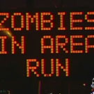 Peligro zombies en la carretera
