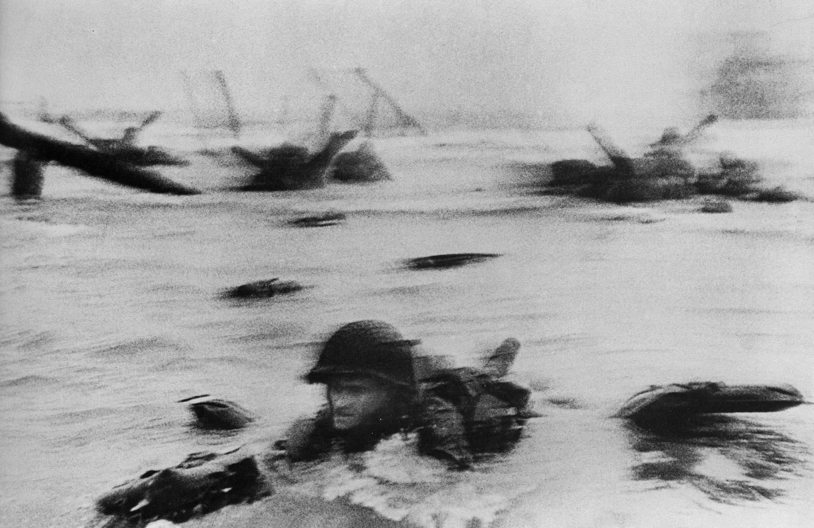 Omaha Beach, Normandía, Francia, 1944. Fotografía de Robert Capa 