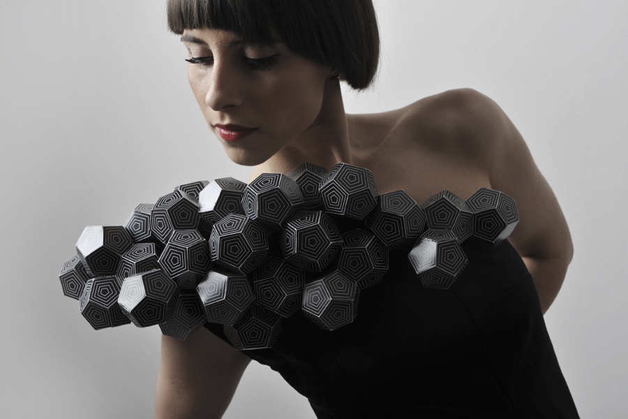 vestido poligonal