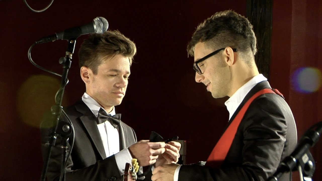 Fotograma de video clip we are young