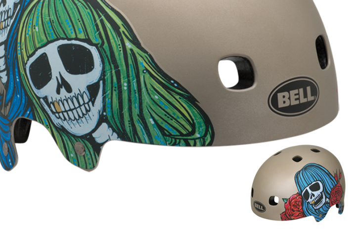 casco bell diseñado por taylor says