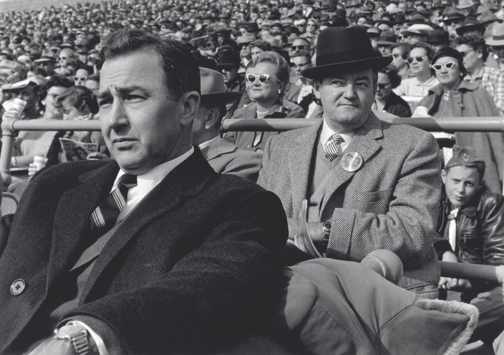 Imagen de espectadores viendo un partido por Jerome liebling 