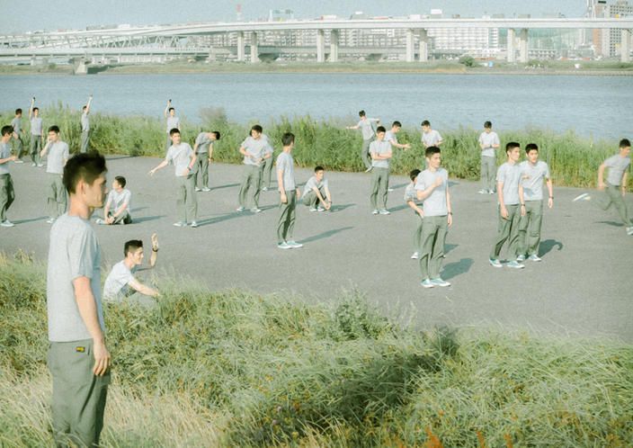 fotografia de clones de mujeres