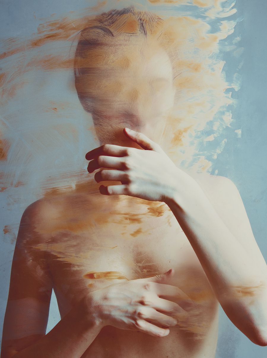 Fotografía mezclada con pintura de una mujer