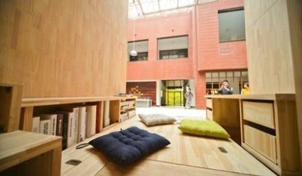 Espacio de descanso en la casa más pequeña del mundo