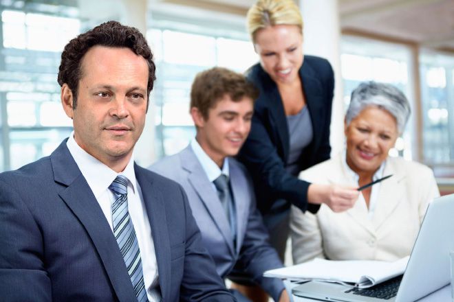 vince vaughn posando