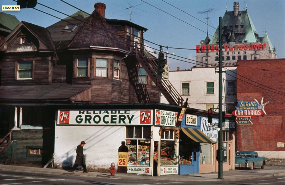 Esquina de un supermercado en brooklyn por Fred Herzog