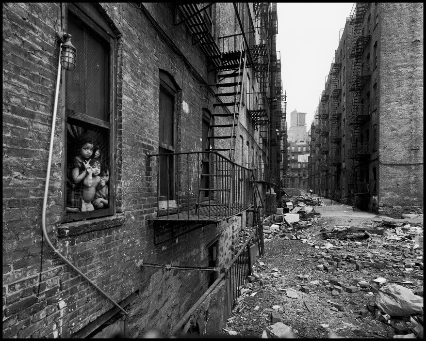 Fotografía de New York City. 1966. East 100th Street.