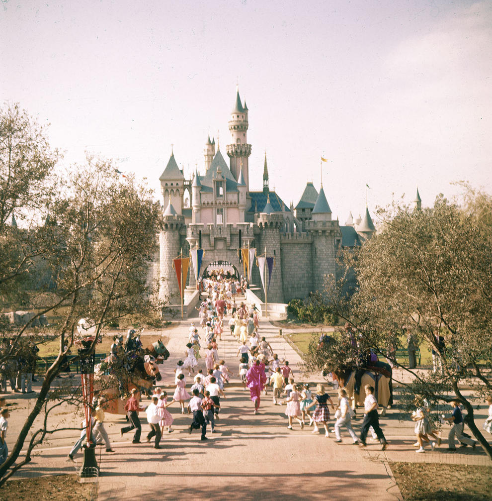 Entrdad de Disneyland en california 