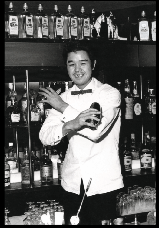 Barman japones en los años 70