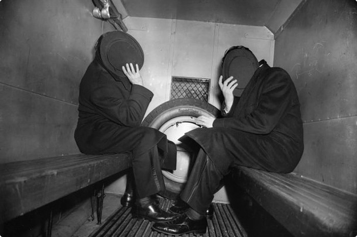 Fotografía artística - histórica - periodística - Página 10 Weegee-fotografia-oldskull-22