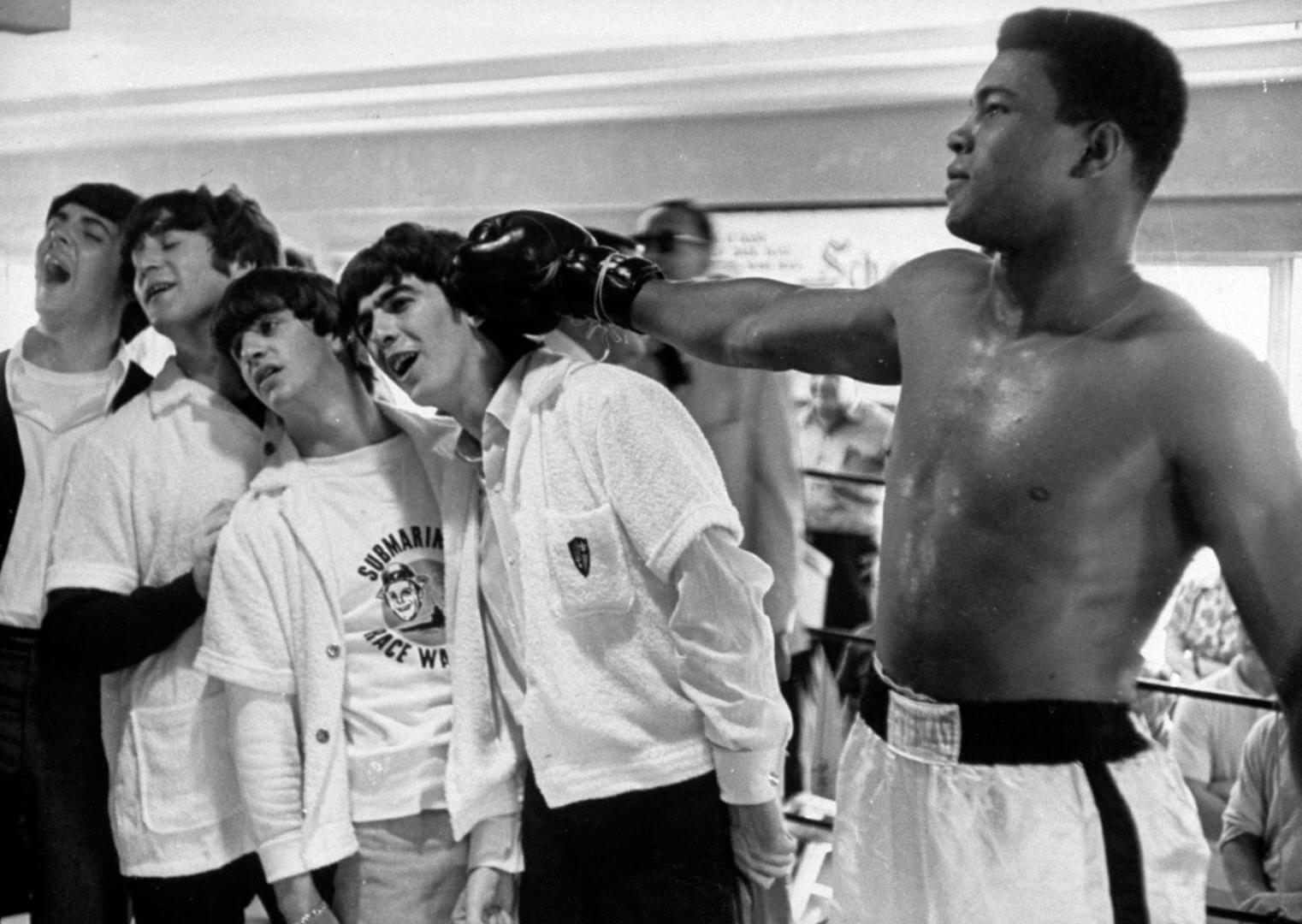 mohamed ali en una escuela de boxeo