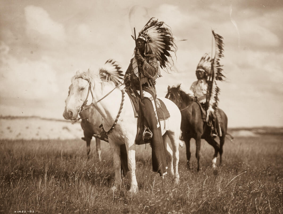 Pareja de jefes indios nativos americanos