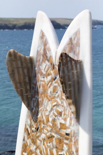 fishtail twinfin cigarette