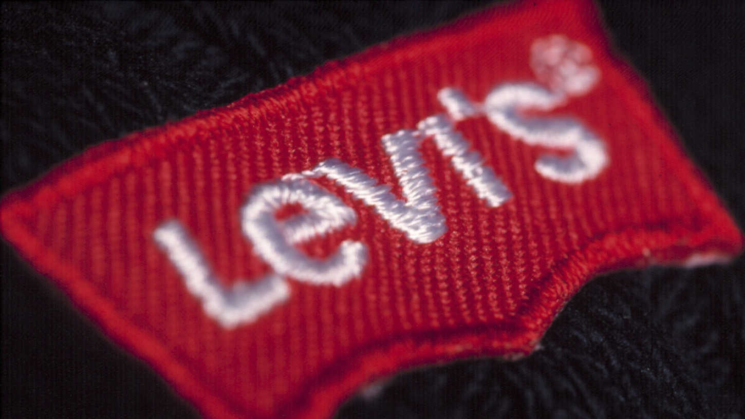 Logotipo de levi`s creado por Walter Landor