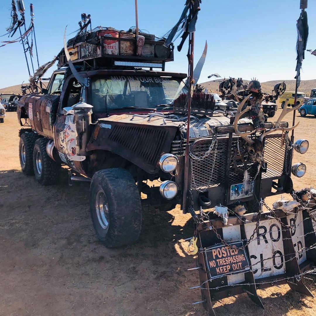 camion post-apocaliptico en el wasteland weekend