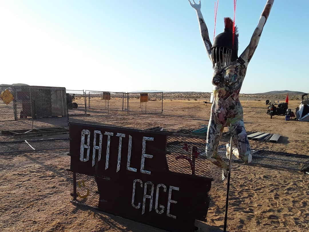 entrada al battle cage del wasteland weekend