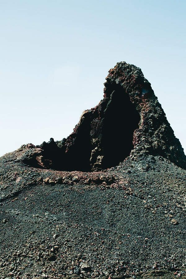 Cueva hecha por el magma de volcan