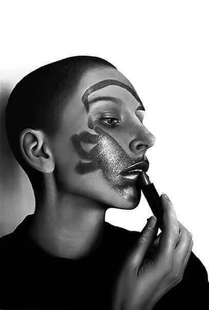 Kit King pintura al oleo hiperrealista, mujer pintandose los labio