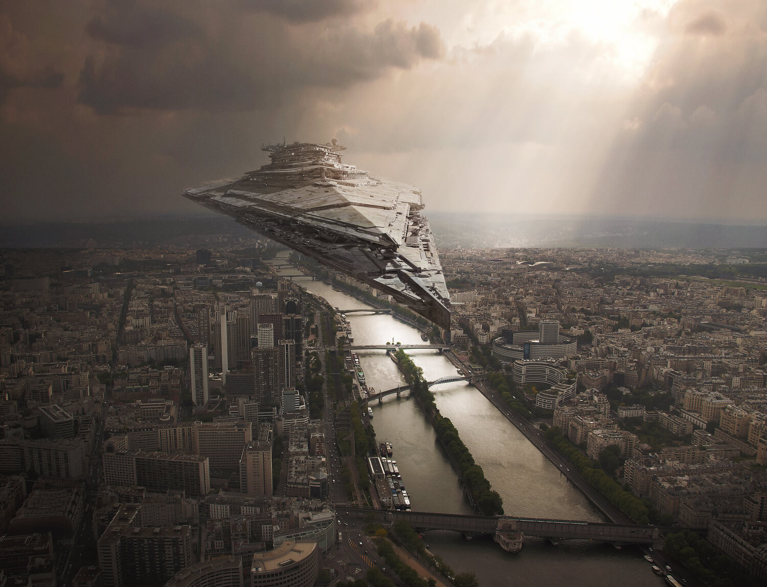 El Halcón milenario sobrevolando París Foto montaje