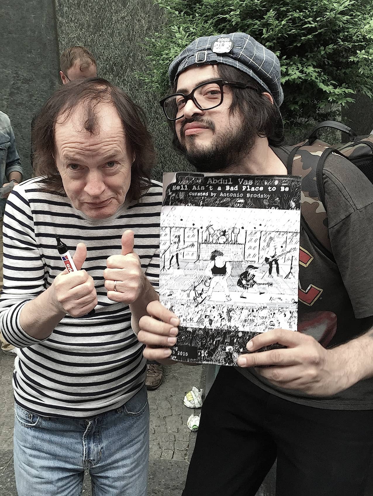 Abdul Vas y Angus Young