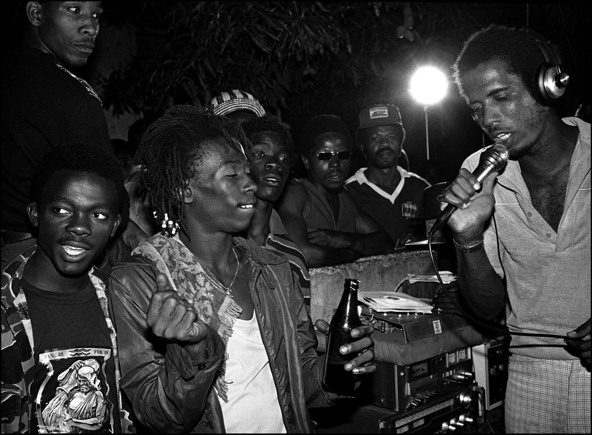 DANCE WITH DUB
