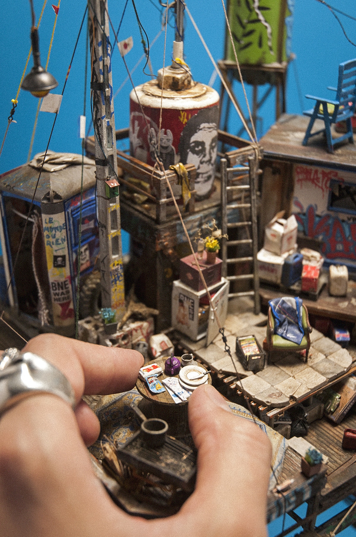 Simón Laveuve ciudad graffiti miniatura 5