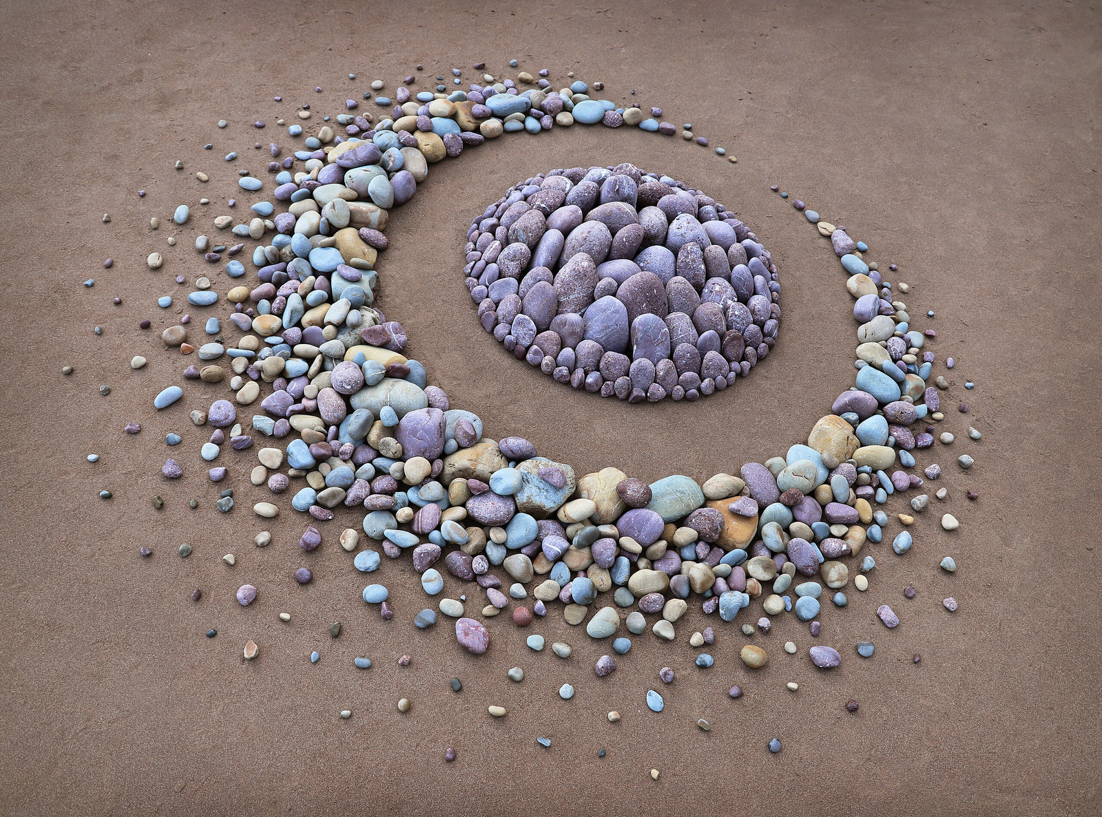 land art piedras arena hiponioticas