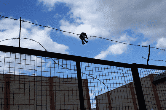 isaac cordal mini esculturas puas