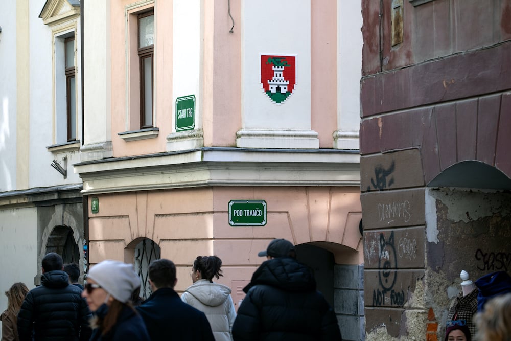 invader eslovenia dragon escudo