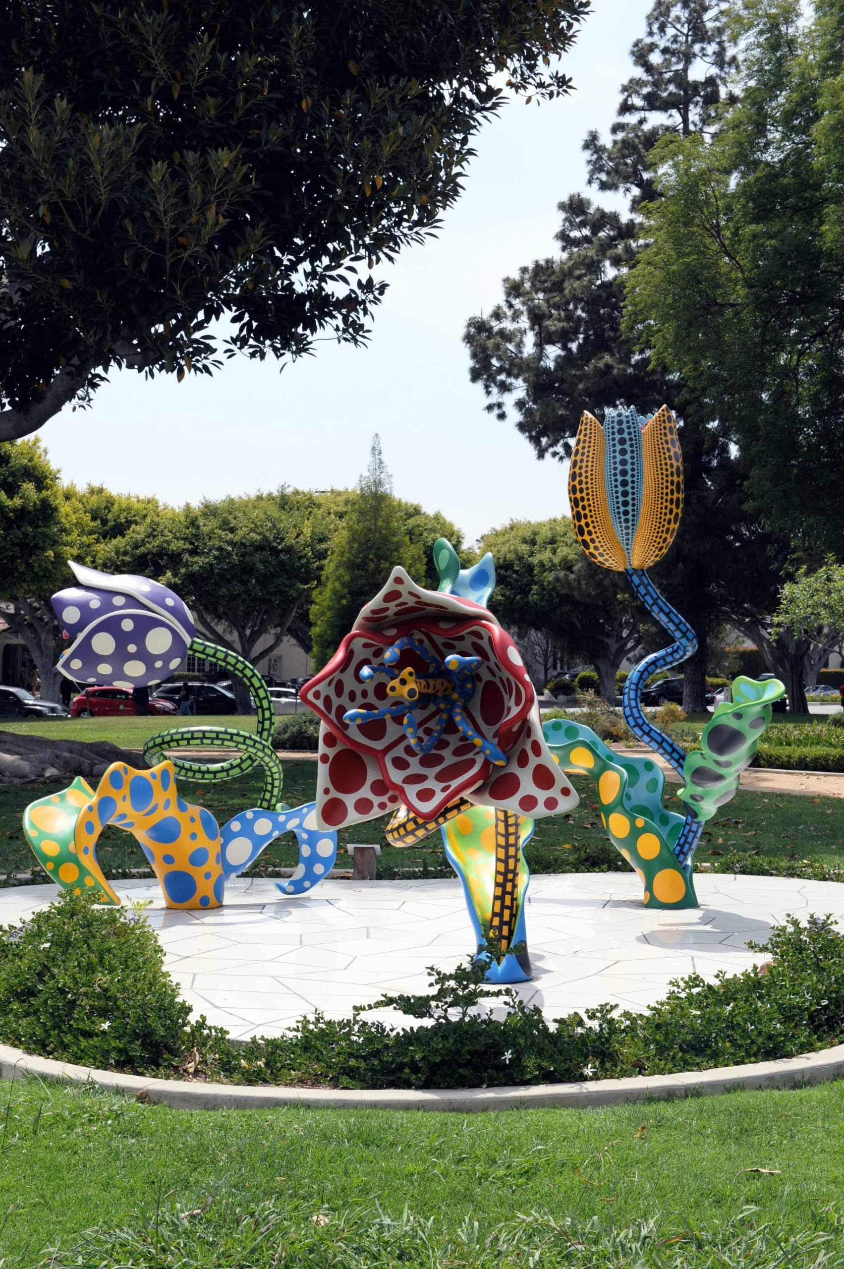 yayoi kasuma cosmic tulips