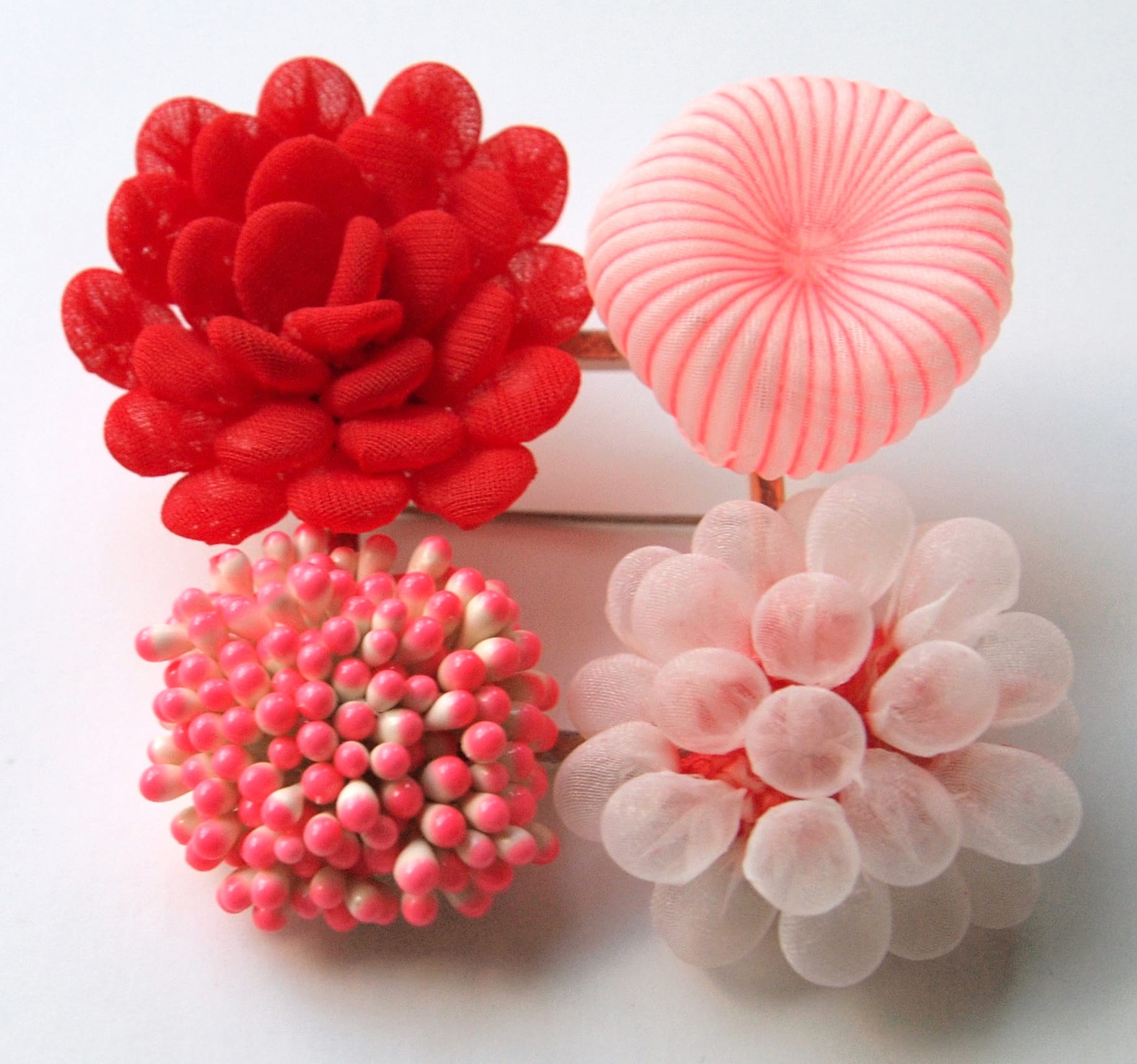kusumoto textiles traslucidos rojos