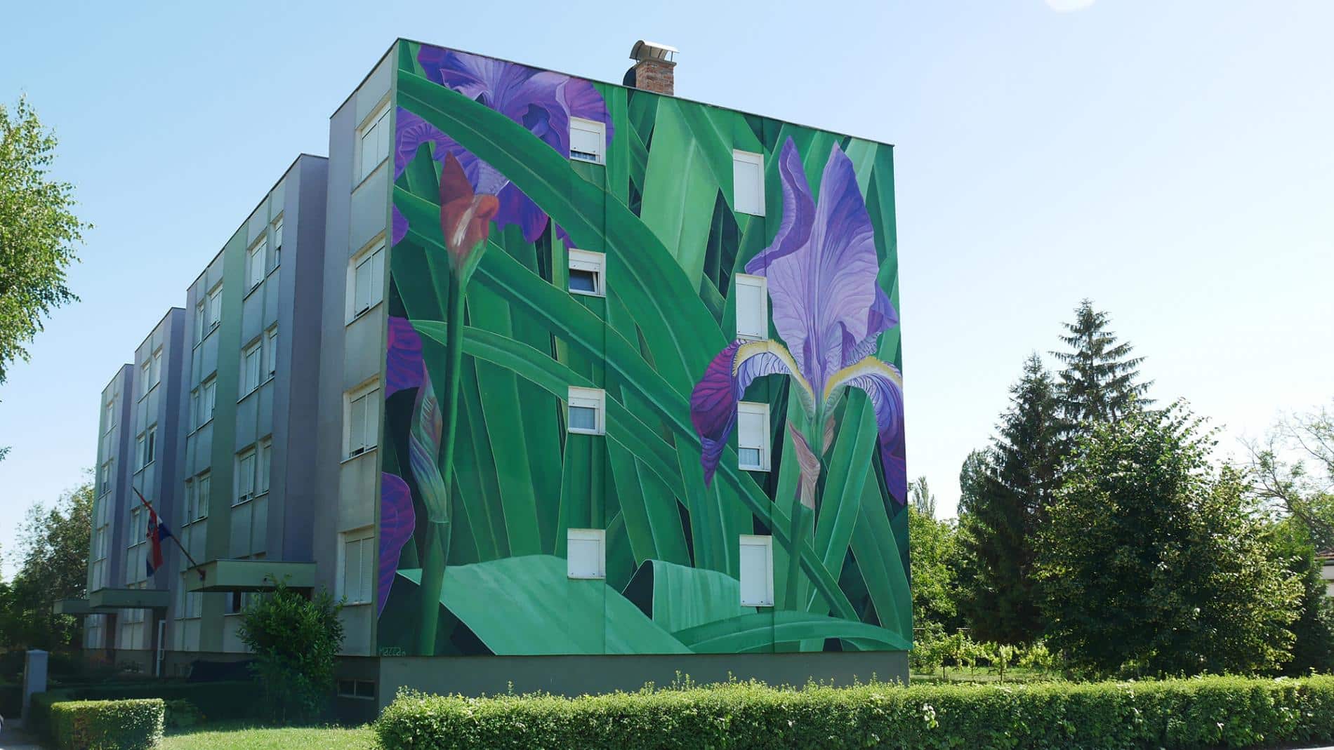 thiago mazza miural flores calle croa