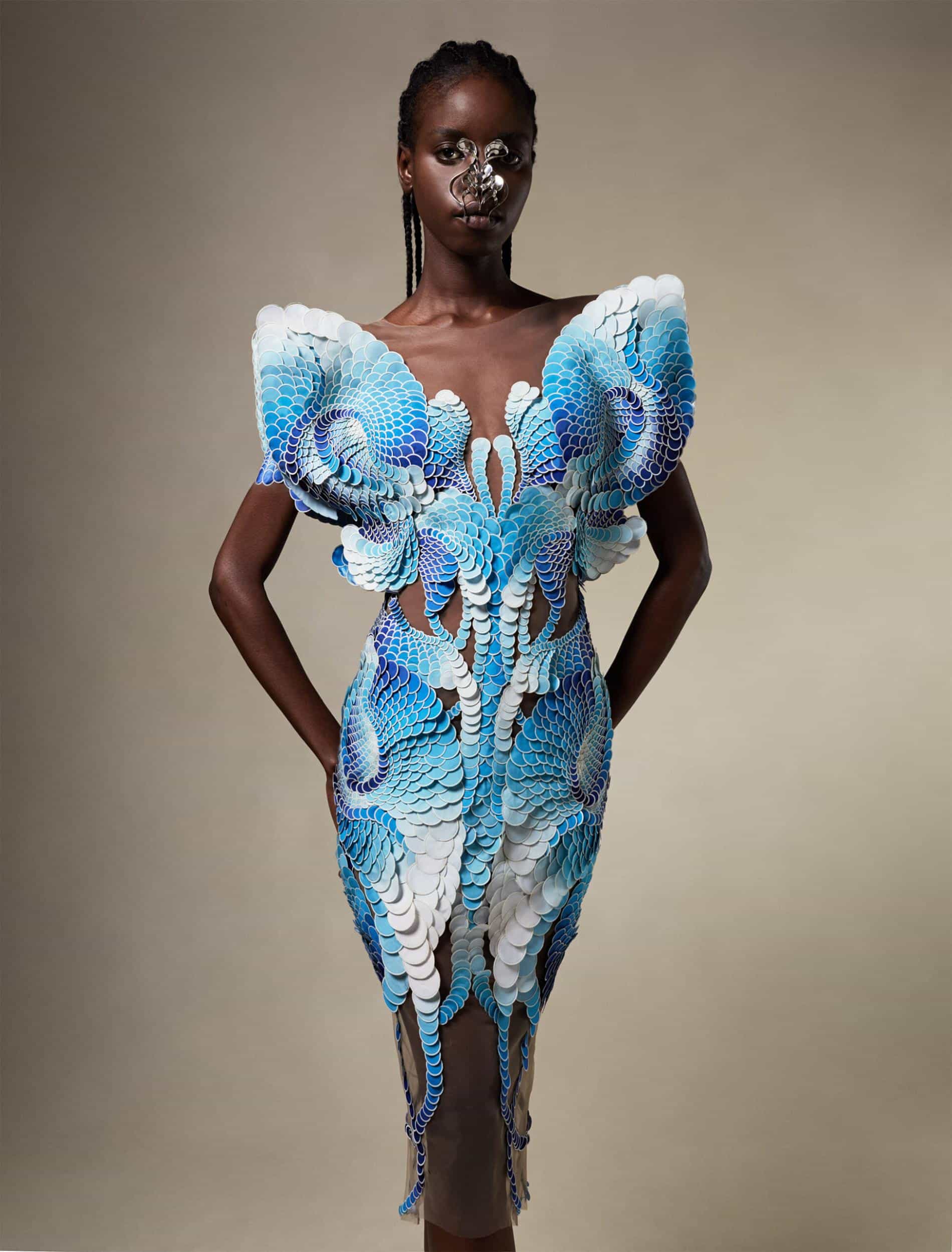 van harpen vestido plastico reciclado agua