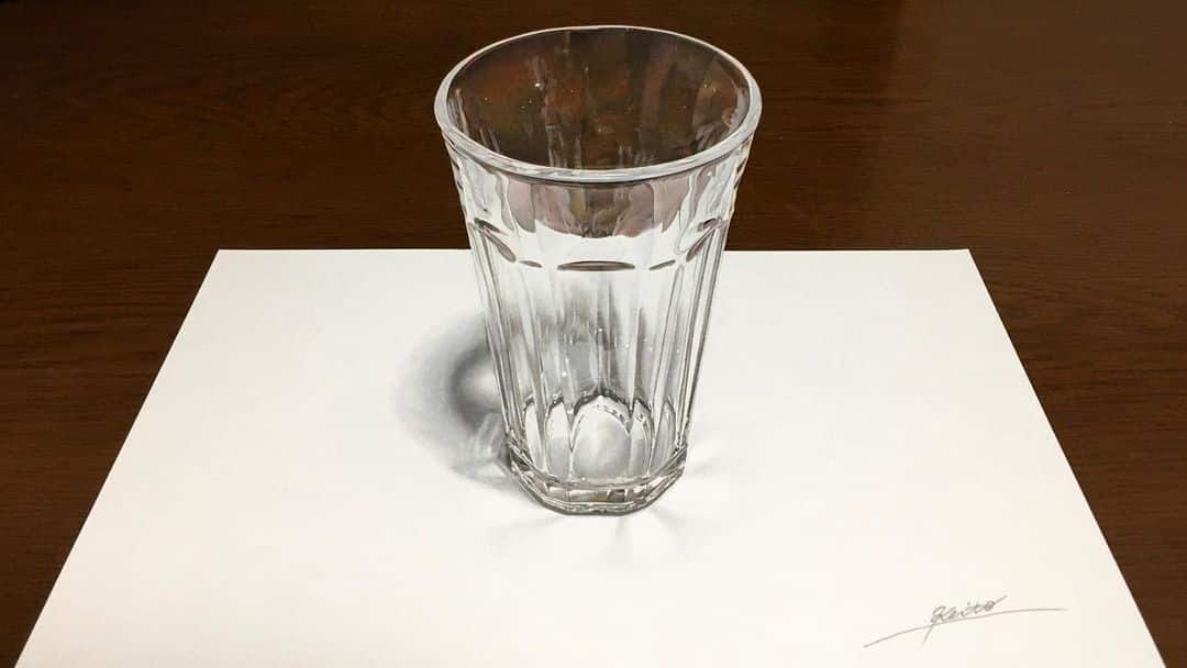 dibujo hiperrealista de un vaso de vidrio