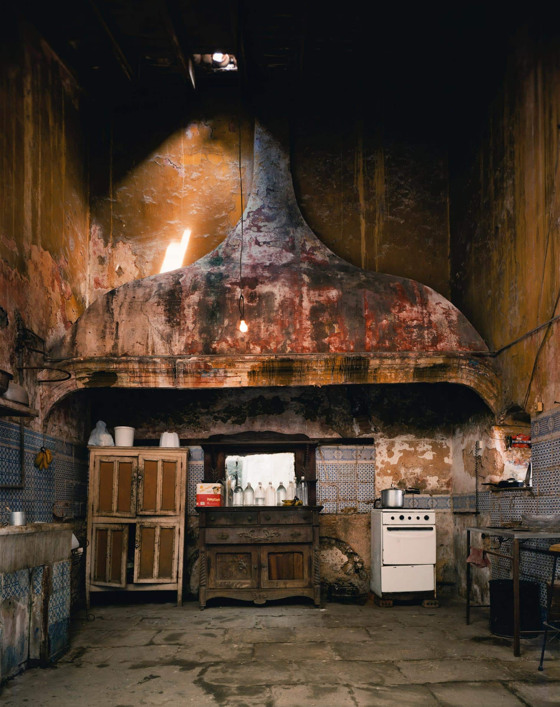arquitectura decadente de cuba a finales de los 90 por andrew moore