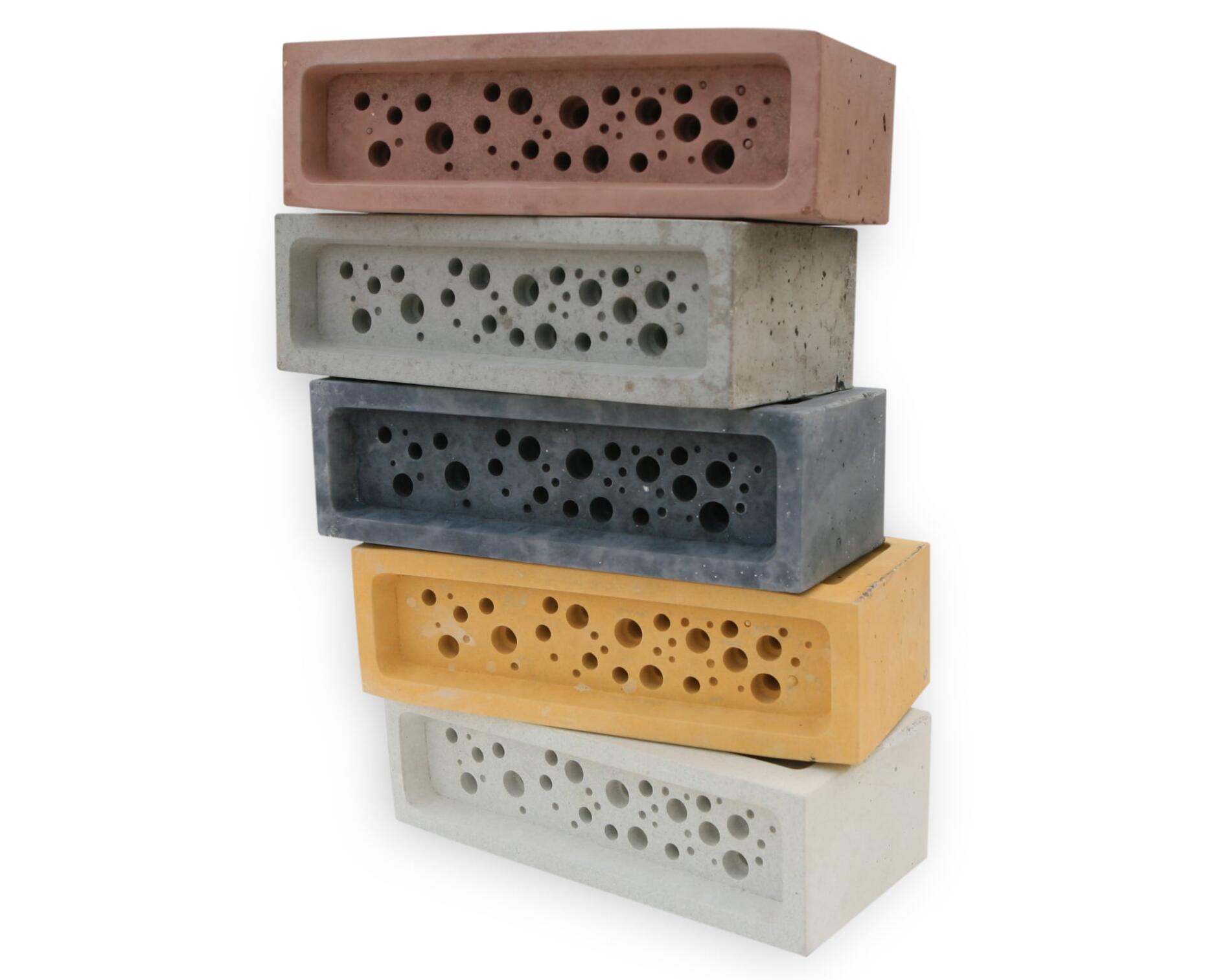 ladrillos de construccion con agujeros para ablejar abejas solitarias green blue