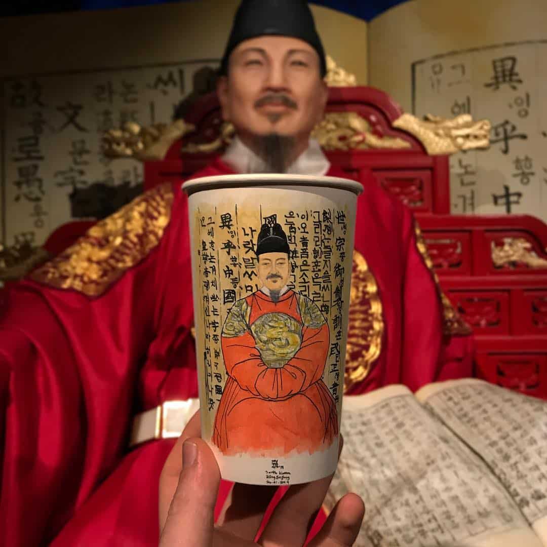 Berk Armagan artista viejero vasos de carton china
